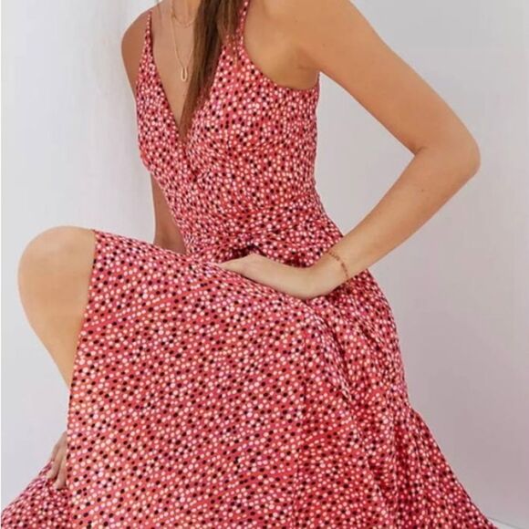 New Anthropologie HUTCH Flutter Wrap Midi Dress
Retail $198 NWT size SP,XSP,LP - Picture 8 of 15